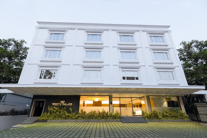 White Palace Hotel