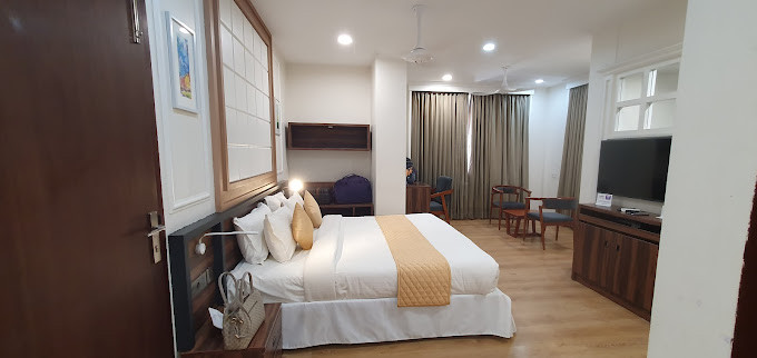 White Palace Hotel
