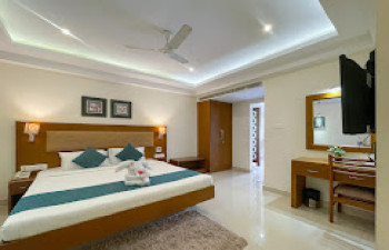 Hotel Vishnu Inn |East Nada | Next to Guruvayoor Temple