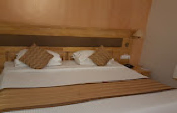 Hotel Treetop