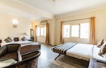 Hotel Kant Palace