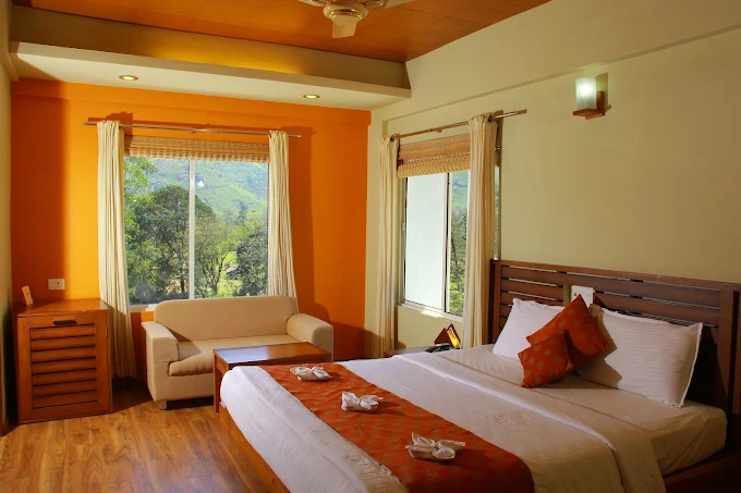GRAND PLAZA MUNNAR