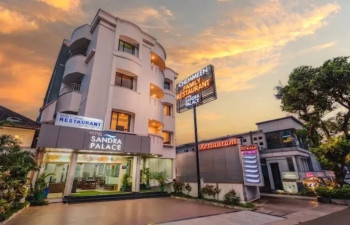 HOTEL SANDRA PALCE THEKKADY
