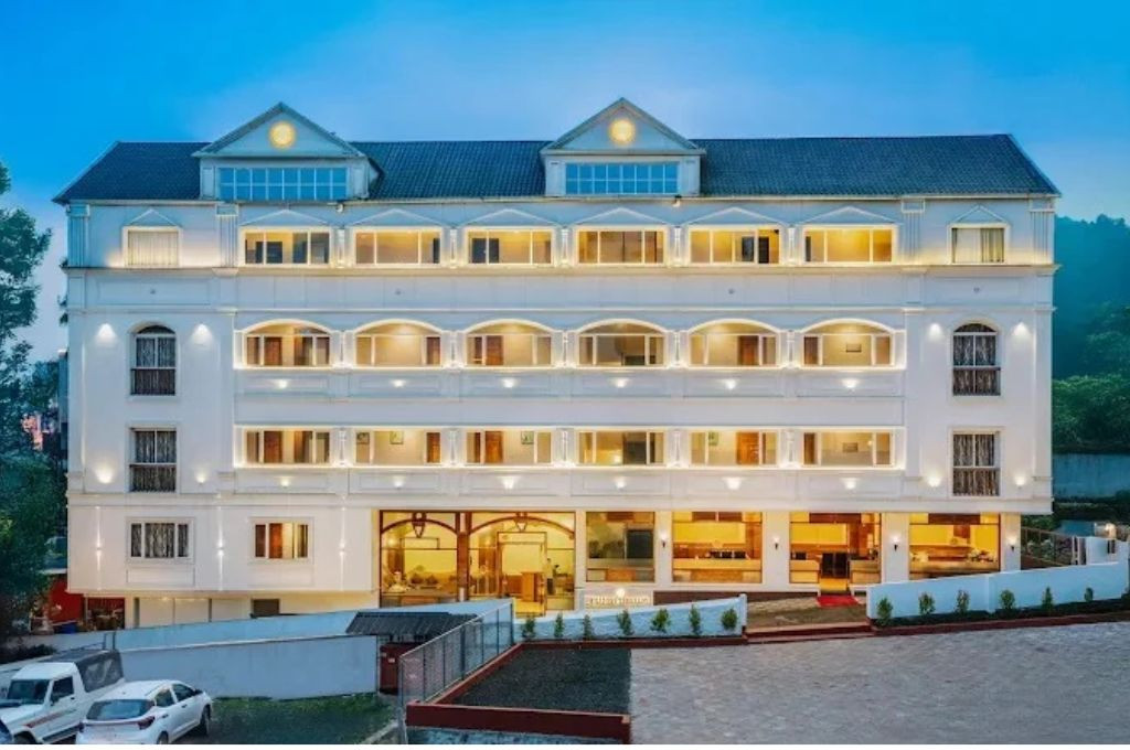 HOTEL SEASON
