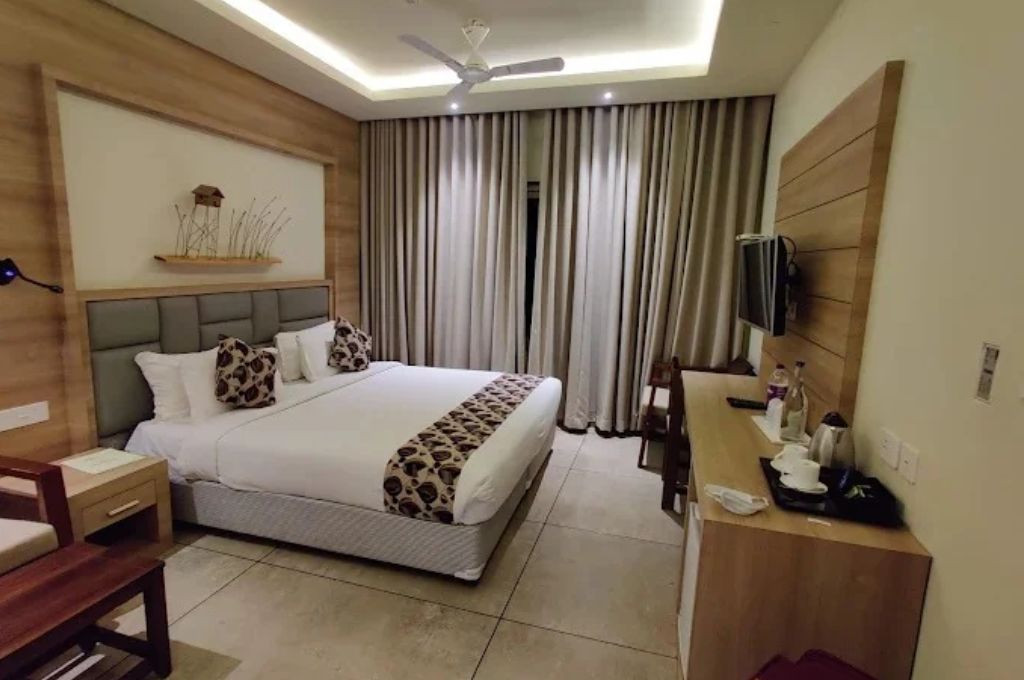 BLOOMING PARADISE HOTEL