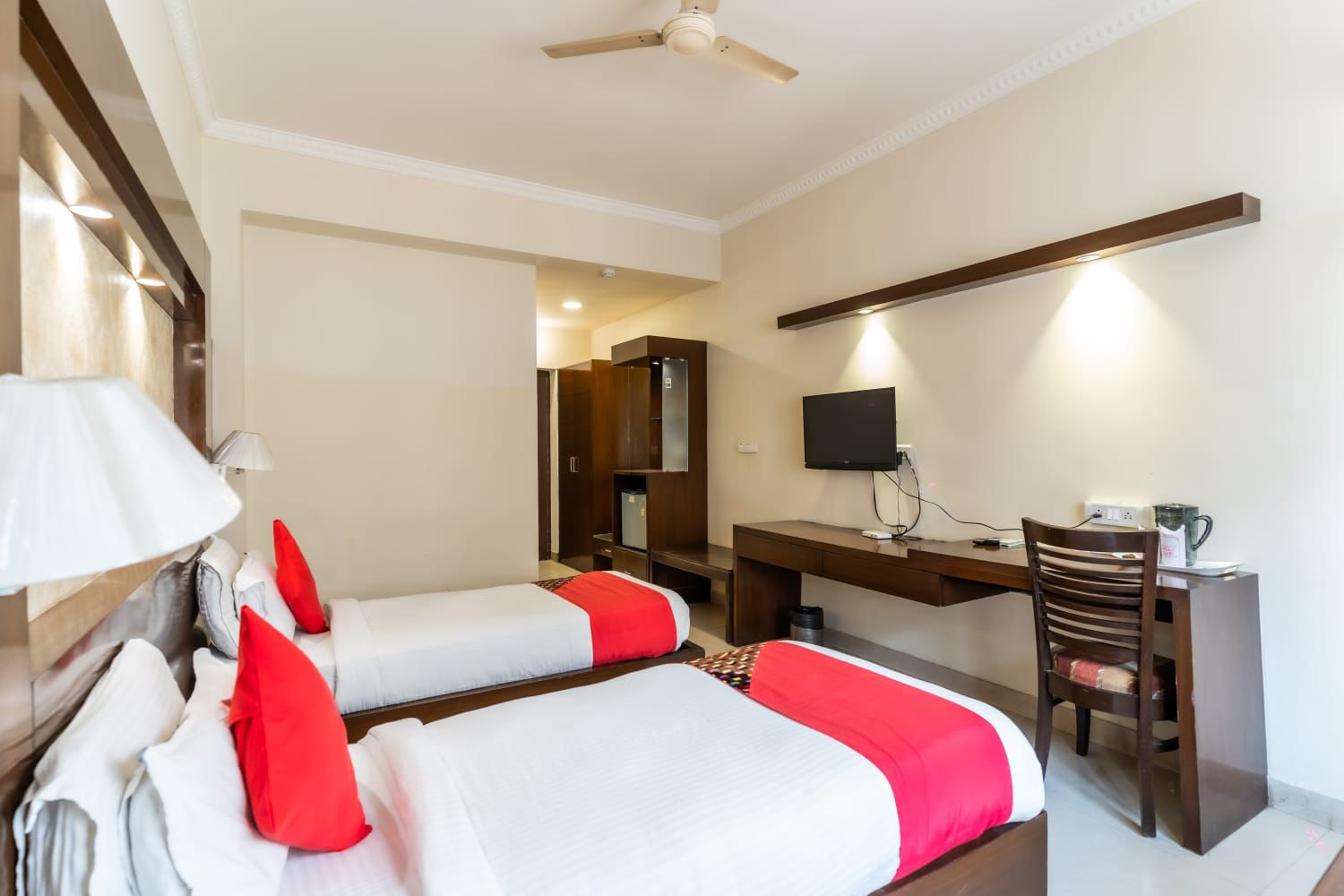 HOTEL KANT PALACE