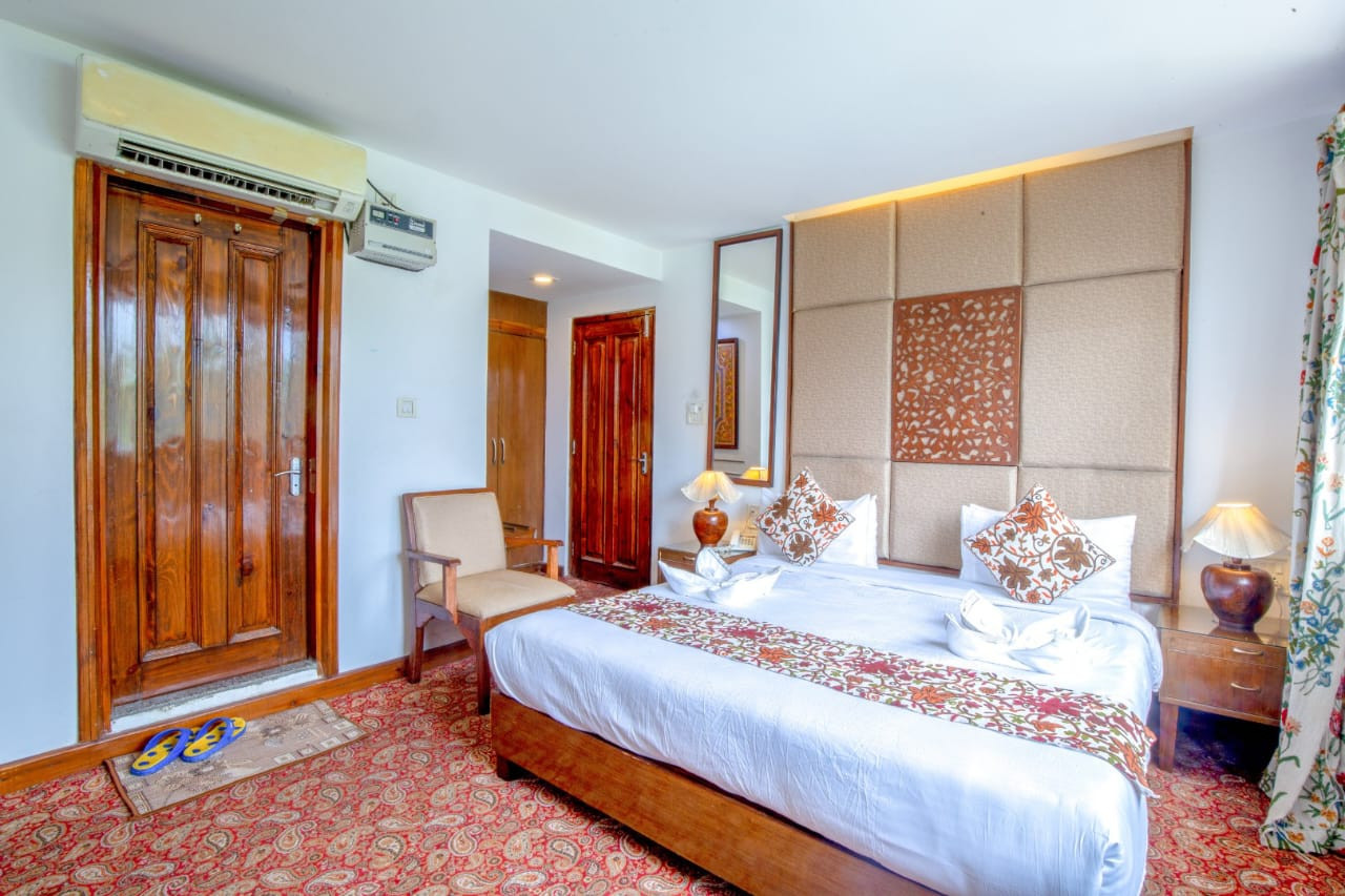 Hotel Paradise ishber