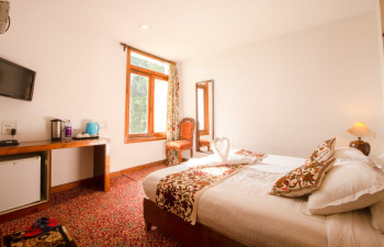 Hotel Paradise ishber