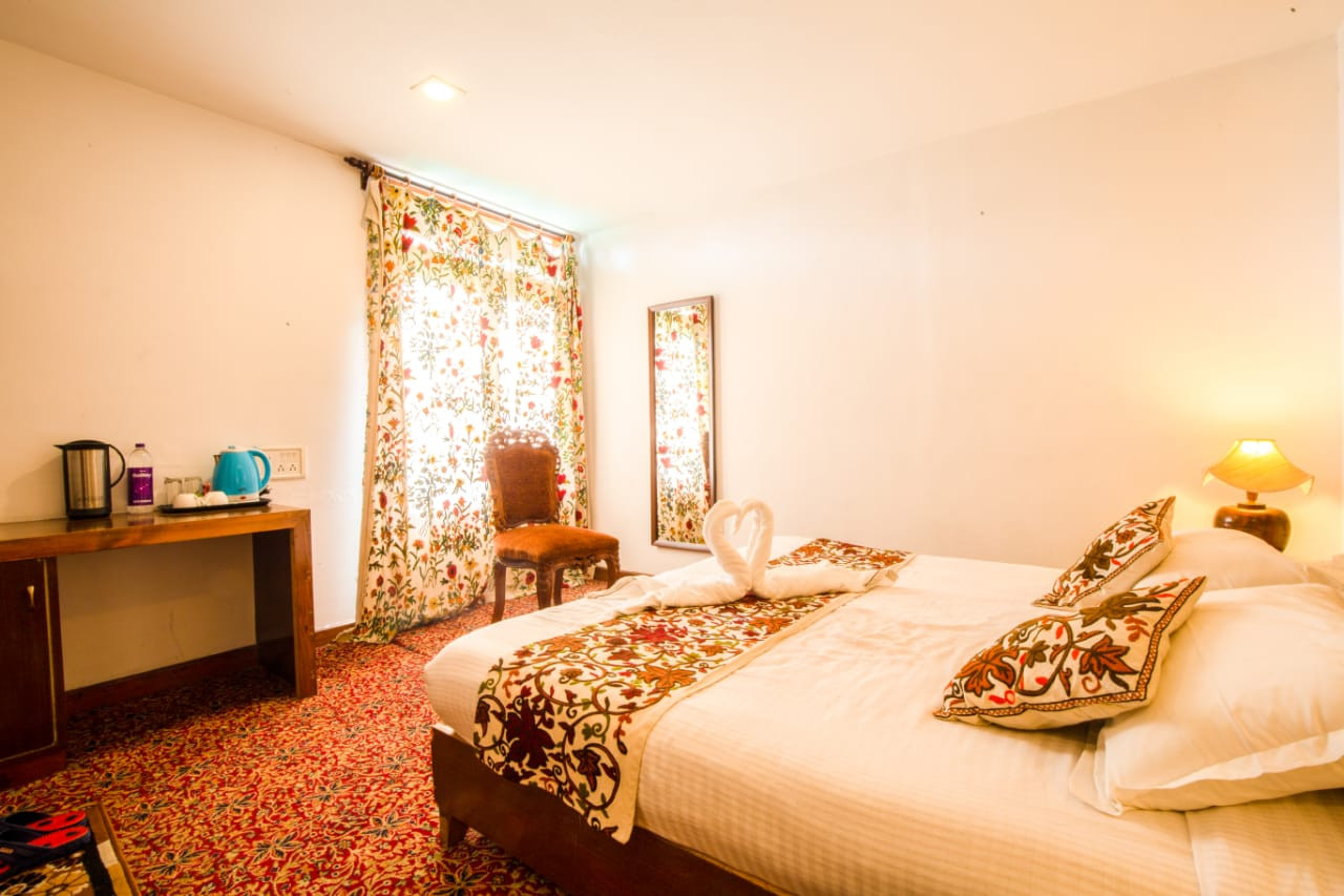 Hotel Paradise ishber