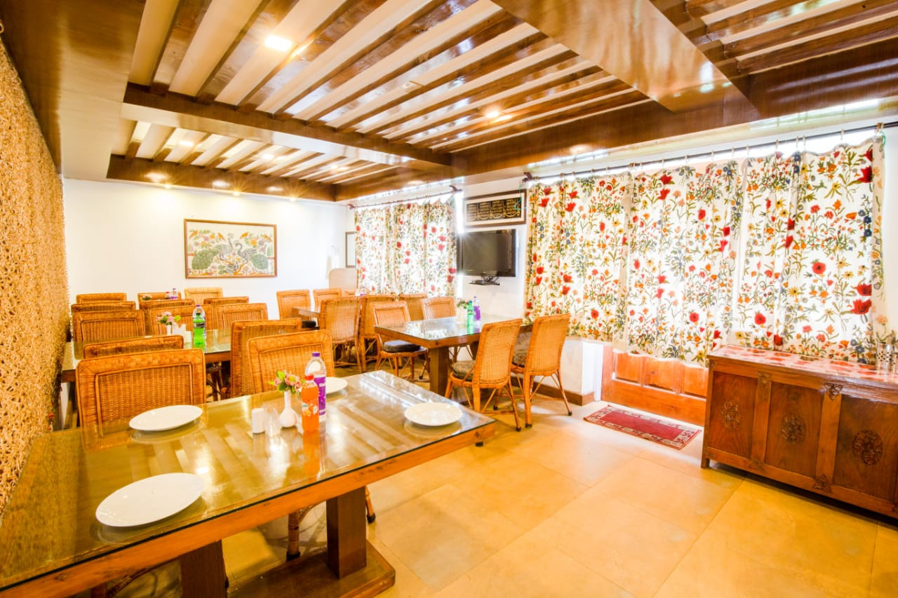 Hotel Paradise ishber