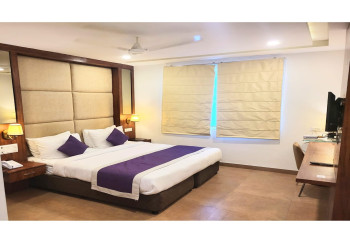 Dazzling Hotel and Resorts