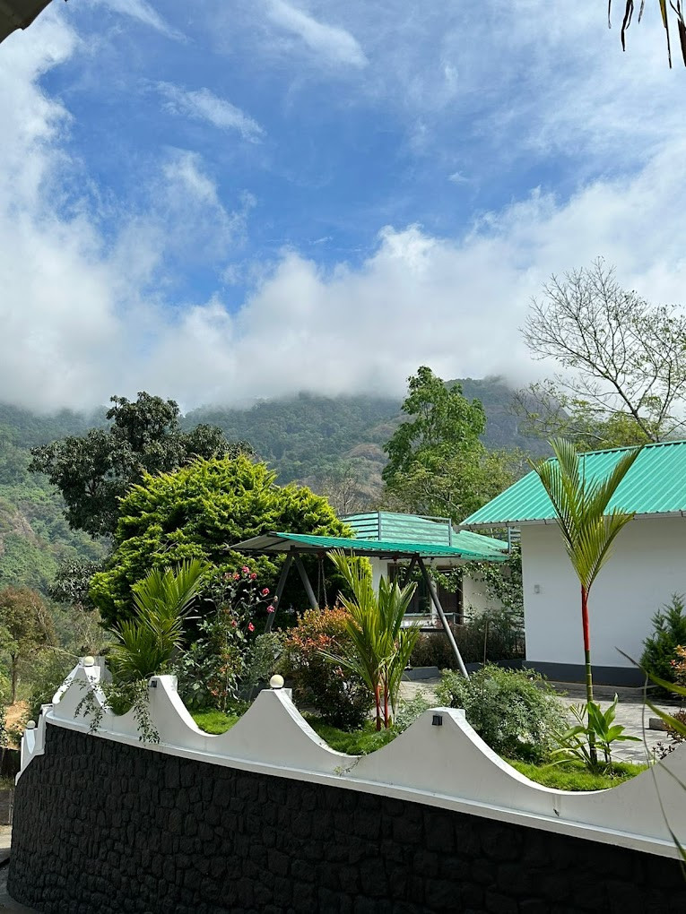Misty Lake Resorts