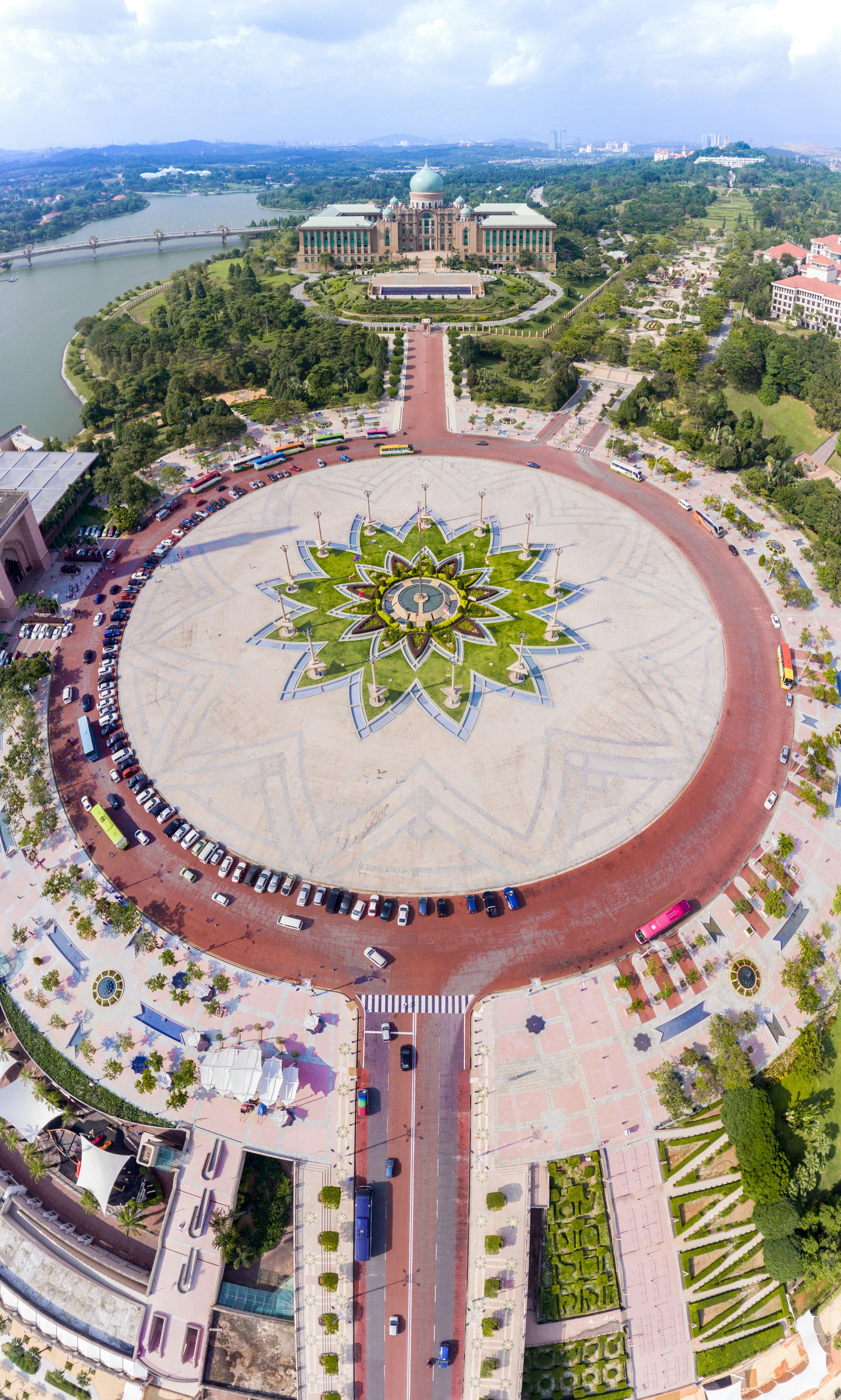 MALAYSIA TOUR PACKAGE 4 DAYS/3 NIGHTS